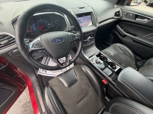 Used 2019 Ford Edge ST w/ Equipment Group 401A AWD/4WD image 19