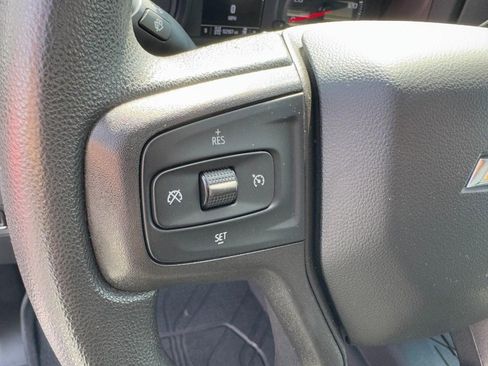 Used 2020 Chevrolet Silverado 1500 Custom w/ Custom Value Package image 17