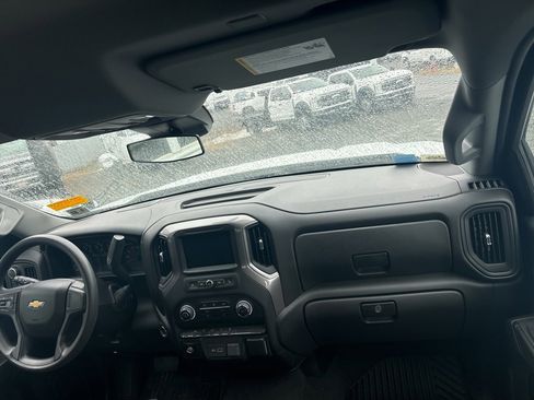 Used 2022 Chevrolet Silverado 1500 Custom image 9