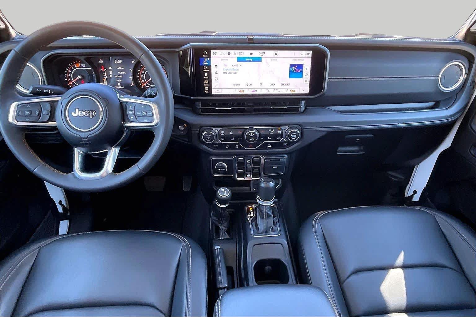 Used 2024 Jeep Wrangler Unlimited Sahara AWD/4WD image 15