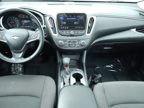 Used 2025 Chevrolet Malibu RS FWD image 25