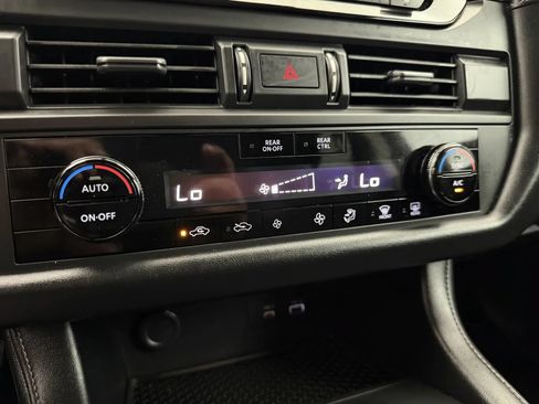 Used 2025 Nissan Pathfinder S AWD/4WD image 21