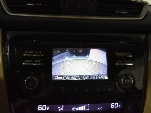 Used 2014 Nissan Rogue SV AWD/4WD image 21