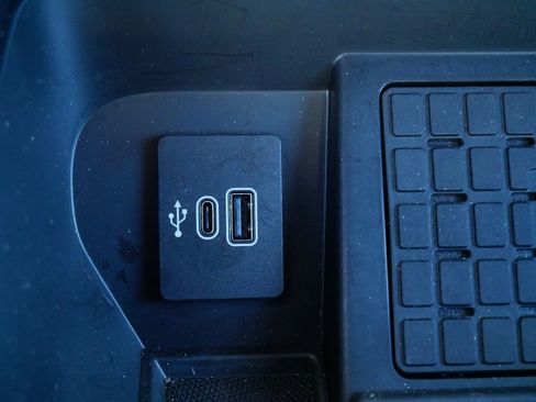 Used 2025 Ford F150 XLT w/ Equipment Group 302A MID image 34