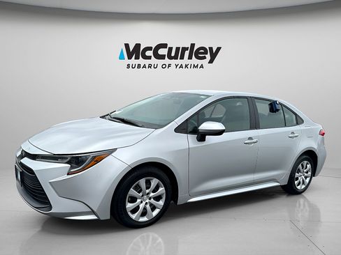 Used 2024 Toyota Corolla LE FWD image 2