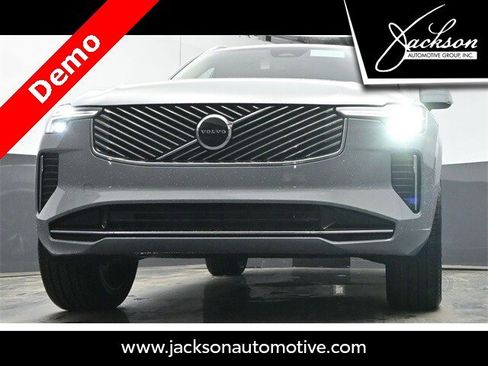 New 2025 Volvo XC90 B6 Core w/ Protection Package image 35