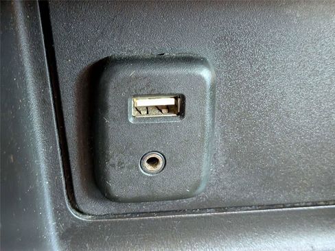 Used 2016 Chevrolet Colorado LT w/ LT Convenience Package image 23