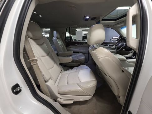 Used 2015 Cadillac Escalade Premium AWD/4WD image 20