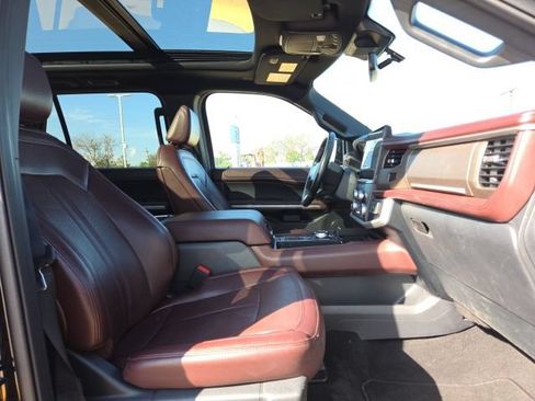 Used 2024 Ford Expedition Limited RWD image 16