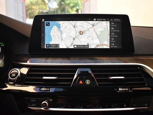 Used 2020 BMW 530i w/ Convenience Package image 34