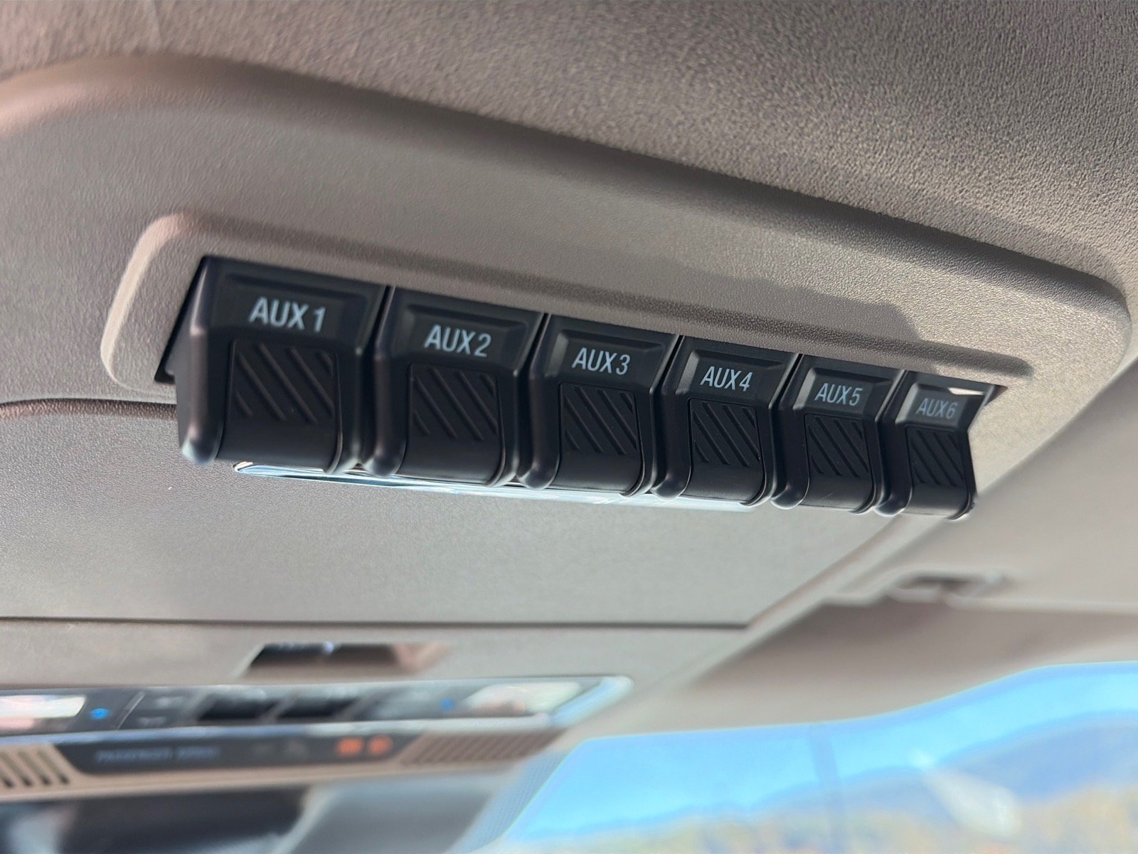 Used 2025 Ford F250 Platinum w/ Platinum Plus Package AWD/4WD image 15