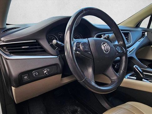 Used 2019 Buick Enclave Essence image 7