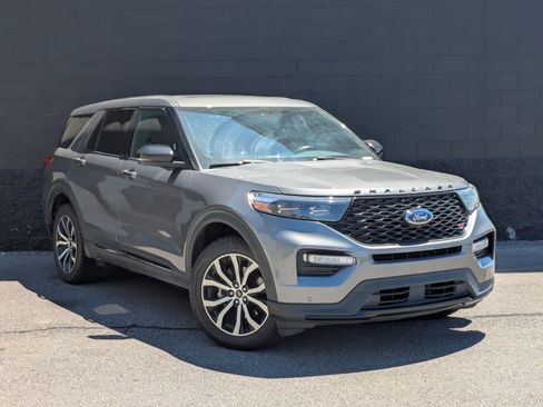 Used 2021 Ford Explorer ST AWD/4WD image 3