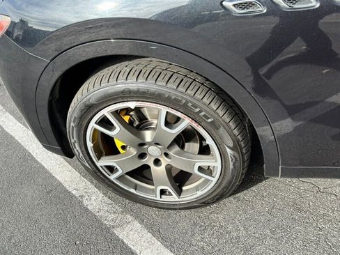 Used 2017 Maserati Levante w/ Luxury Package image 14