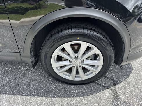 Used 2018 Nissan Rogue Sport SV w/ SV Technology Package AWD/4WD image 59