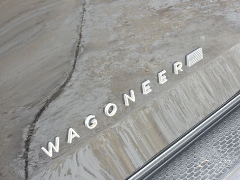 Used 2022 Jeep Wagoneer Series I w/ Convenience Group I AWD/4WD image 12