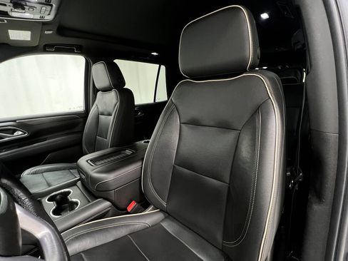 Used 2021 GMC Yukon SLT w/ SLT Premium Package AWD/4WD image 14
