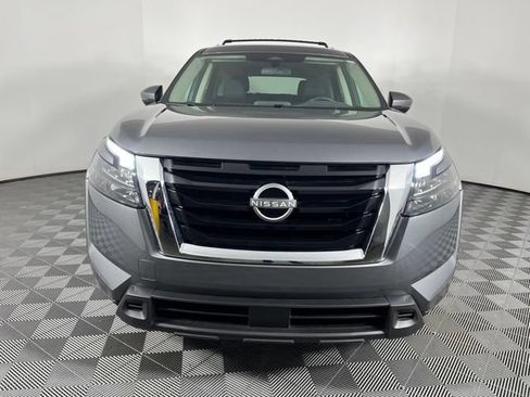Used 2025 Nissan Pathfinder SV w/ SV Premium Package FWD image 5