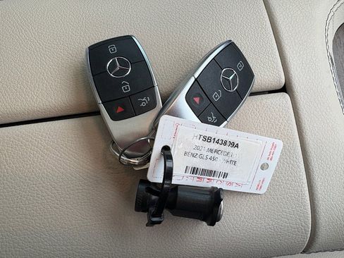 Used 2021 Mercedes-Benz GLS 450 4MATIC image 35