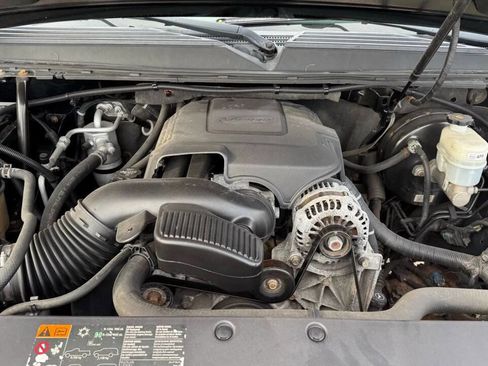 Used 2012 Chevrolet Avalanche LTZ image 28