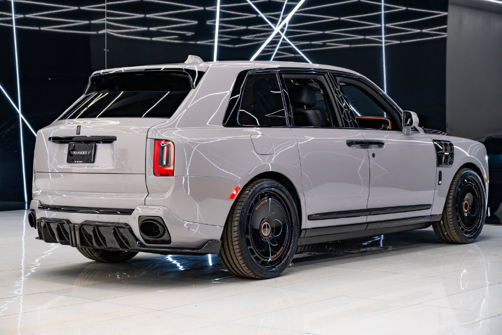 Used 2026 Rolls-Royce Cullinan AWD/4WD image 16