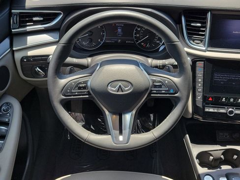 Certified 2025 INFINITI QX50 Luxe AWD/4WD image 5