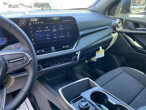 Used 2026 Chevrolet Equinox LT image 16