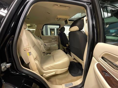 Used 2007 Cadillac Escalade AWD w/ Information Package image 26