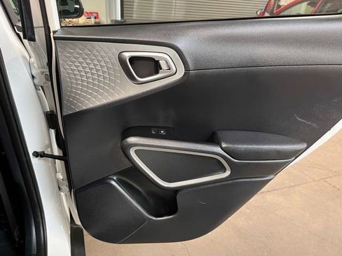 Used 2024 Kia Soul LX w/ Option Group 015 image 13