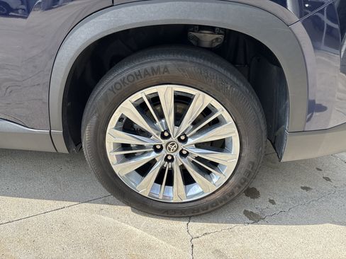 Used 2024 Toyota Grand Highlander AWD image 32