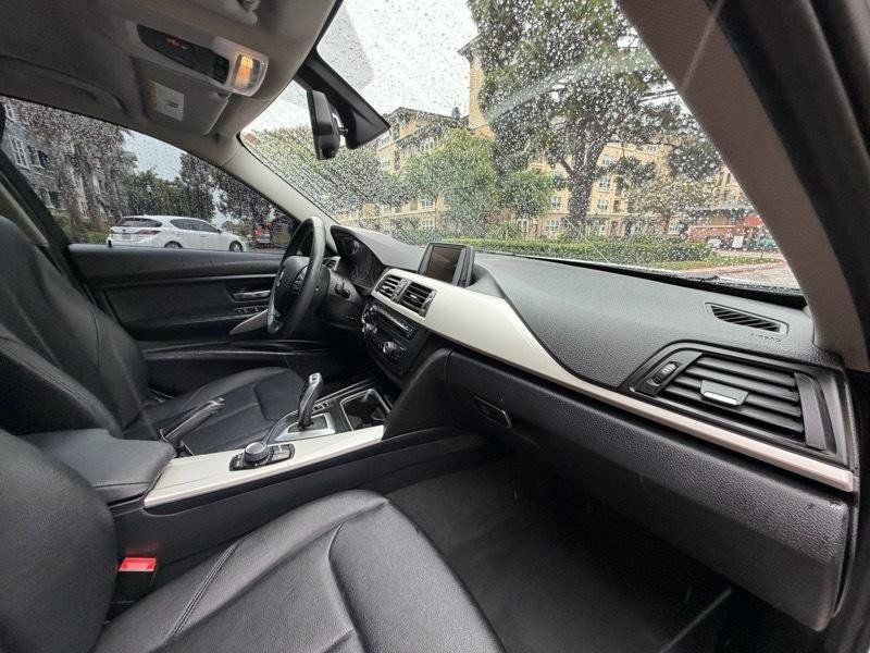 Used 2014 BMW 320i Sedan RWD image 47