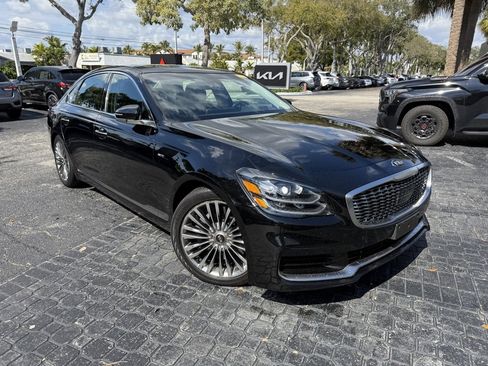 Used 2019 Kia K900 Luxury w/ VIP Package image 1