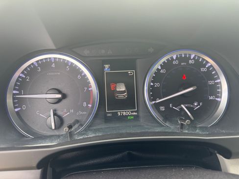 Used 2018 Toyota Highlander XLE AWD/4WD image 11