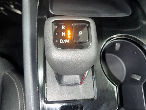 Used 2024 Nissan Rogue S FWD image 25