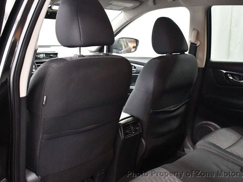 Used 2017 Nissan Rogue SV image 11