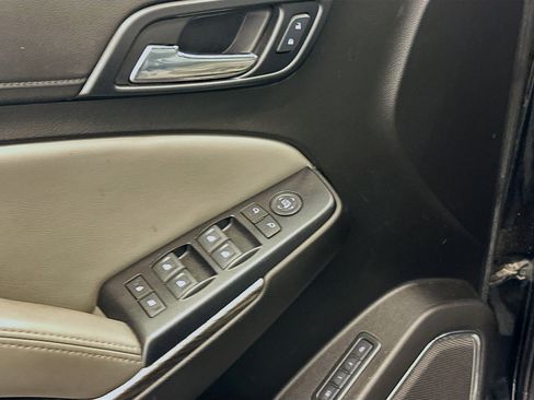 Used 2019 Chevrolet Suburban LT image 15