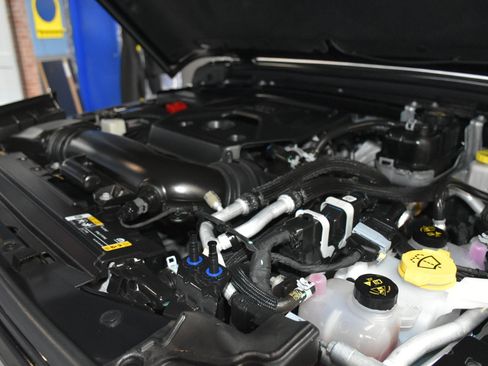 Used 2024 Jeep Wrangler Unlimited Sahara w/ Technology Group image 22