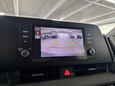 Used 2025 Kia Sportage LX AWD/4WD image 18