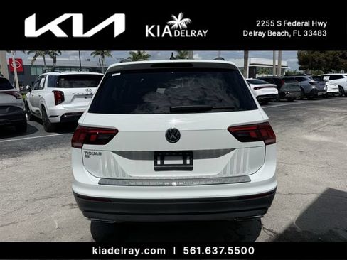 Used 2019 Volkswagen Tiguan SE w/ Panoramic Sunroof Package FWD image 4