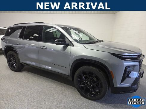 Used 2024 Chevrolet Traverse RS image 1