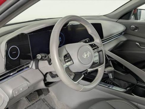 Used 2025 Hyundai Elantra SEL FWD image 37