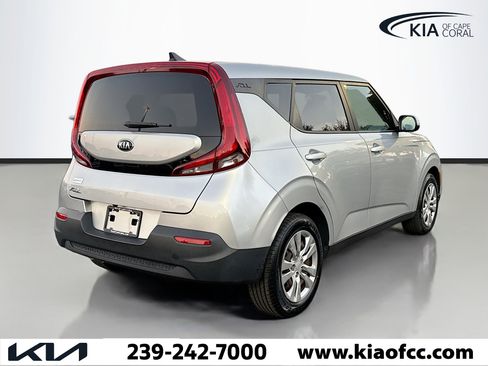 Used 2021 Kia Soul LX image 5