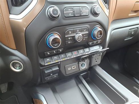 Used 2021 Chevrolet Silverado 1500 High Country w/ Technology Package image 27