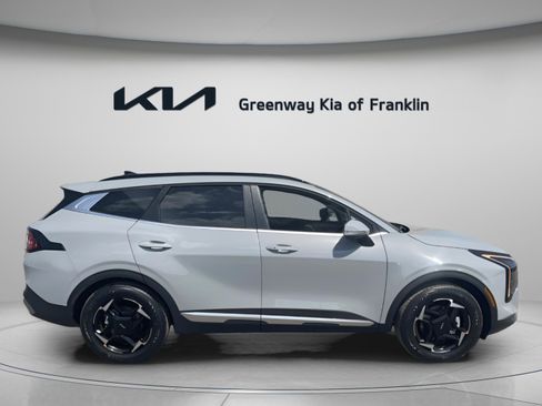 New 2026 Kia Sportage EX FWD image 8