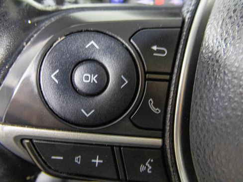 Used 2021 Toyota Camry XLE FWD image 32