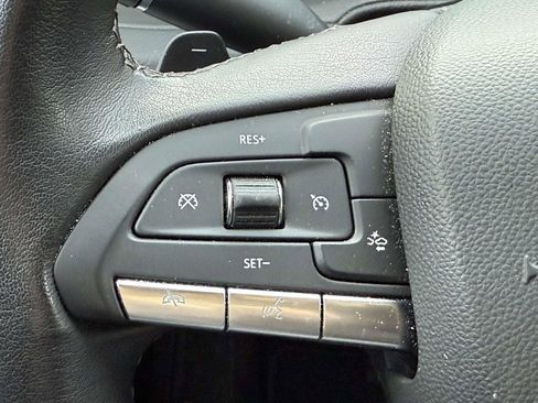 Used 2024 Cadillac XT4 Premium Luxury image 22