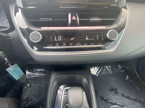 Used 2025 Toyota Corolla LE FWD image 22