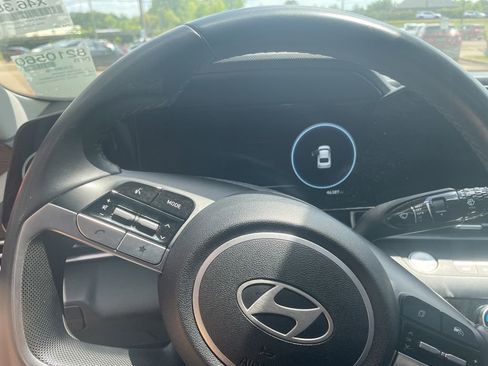 Certified 2024 Hyundai Elantra Limited image 20