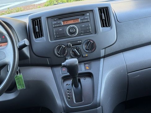 Used 2016 Nissan NV200 S w/ Back Door Glass Package image 5