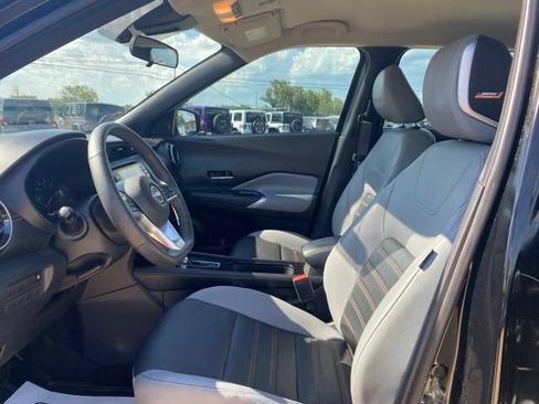 Used 2023 Nissan Kicks SR w/ SR Premium Package FWD image 13